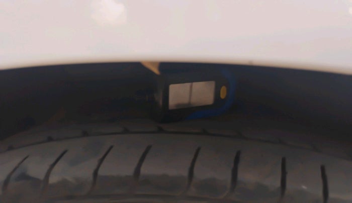 2015 Hyundai Grand i10 SPORTZ 1.2 KAPPA VTVT, Petrol, Manual, 1,35,266 km, tyre