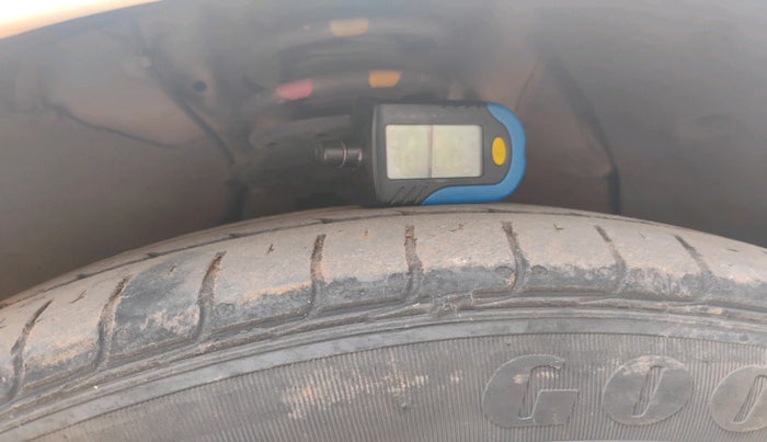 2015 Hyundai Grand i10 SPORTZ 1.2 KAPPA VTVT, Petrol, Manual, 1,35,266 km, tyre