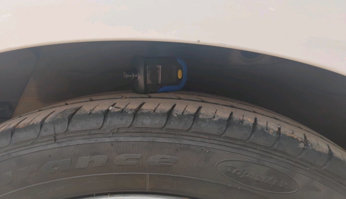 2015 Hyundai Grand i10 SPORTZ 1.2 KAPPA VTVT, Petrol, Manual, 1,35,266 km, tyre