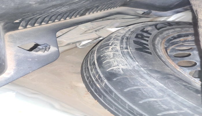 2016 Maruti Baleno DELTA PETROL 1.2, Petrol, Manual, 1,08,332 km, tyre