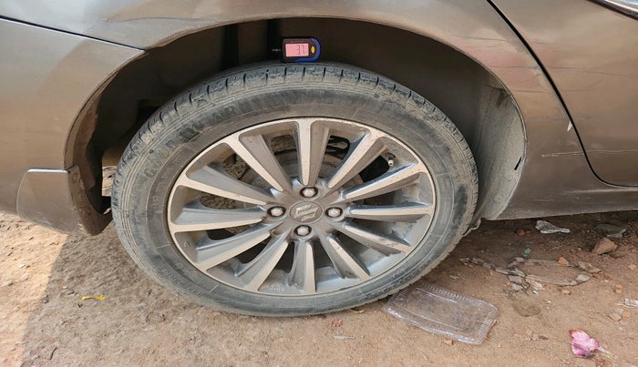 2019 Maruti Ciaz ALPHA  AT 1.5 SHVS PETROL, Petrol, Automatic, 69,099 km, tyre