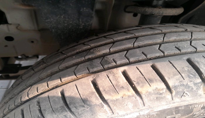 2022 Renault Kiger RXE MT, Petrol, Manual, 73,851 km, tyre