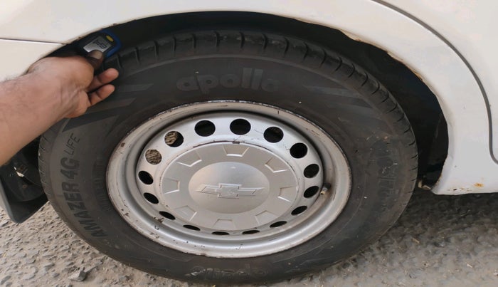 2015 Chevrolet Sail 1.3 BASE, Diesel, Manual, 1,21,575 km, tyre