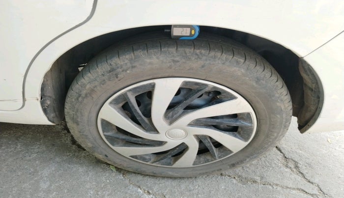 2016 Maruti Ertiga VXI CNG, Petrol, Manual, 98,474 km, tyre