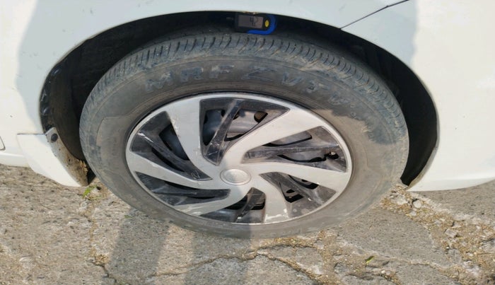 2016 Maruti Ertiga VXI CNG, Petrol, Manual, 98,474 km, tyre