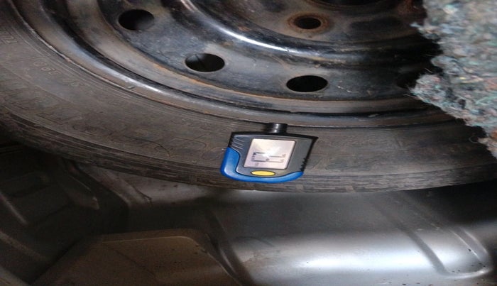 2012 Maruti A Star VXI (ABS) AT, Petrol, Automatic, 67,003 km, tyre