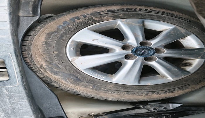 2016 Toyota Corolla Altis G CVT PETROL, Petrol, Automatic, 1,12,012 km, tyre