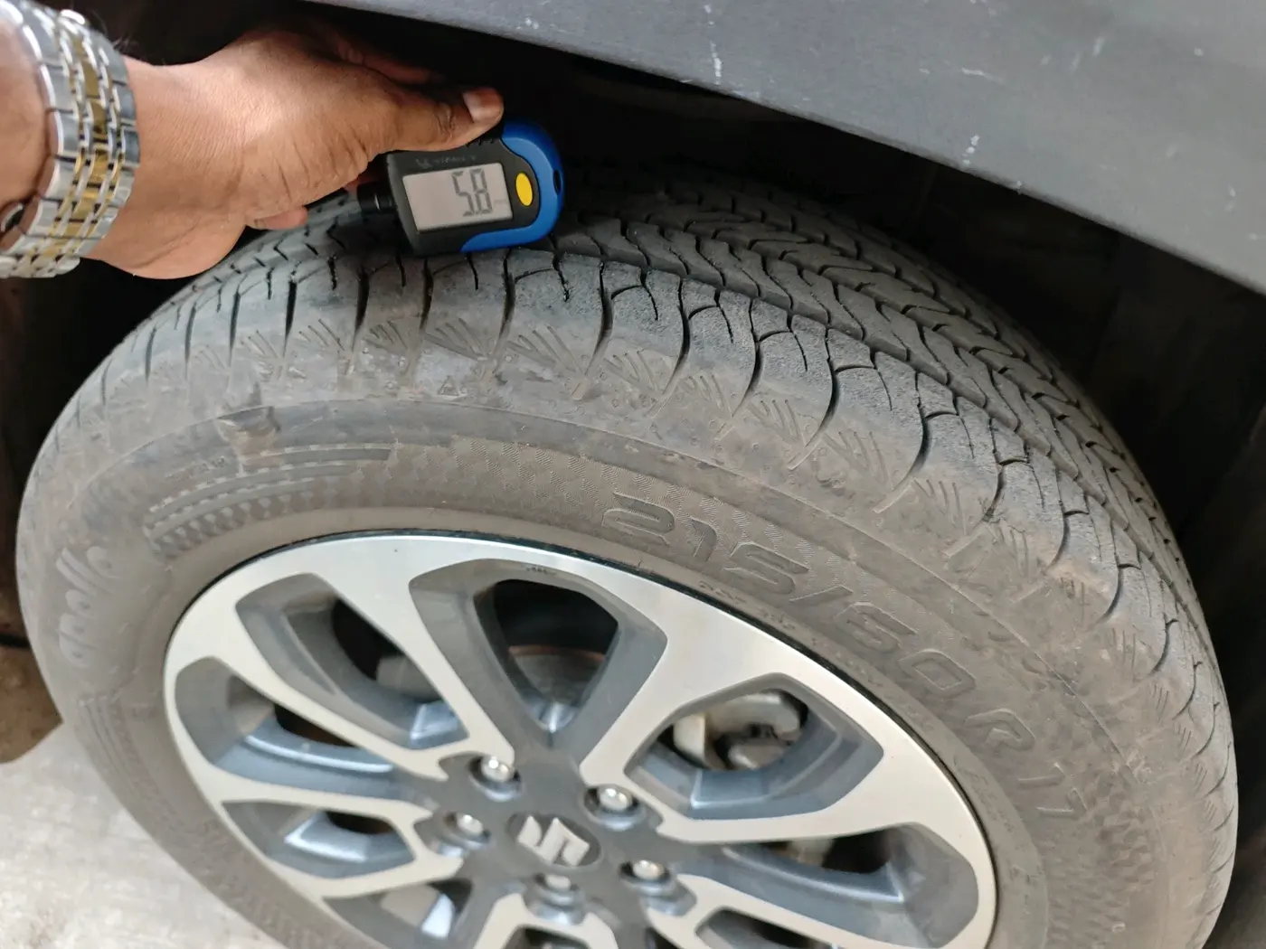 2023 Maruti Grand Vitara ALPHA SMART HYBRID, CNG, Manual, 17,074 km, tyre