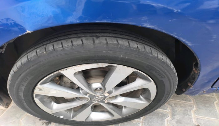 2016 Hyundai Elite i20 ASTA 1.4 CRDI, Diesel, Manual, 2,02,599 km, tyre