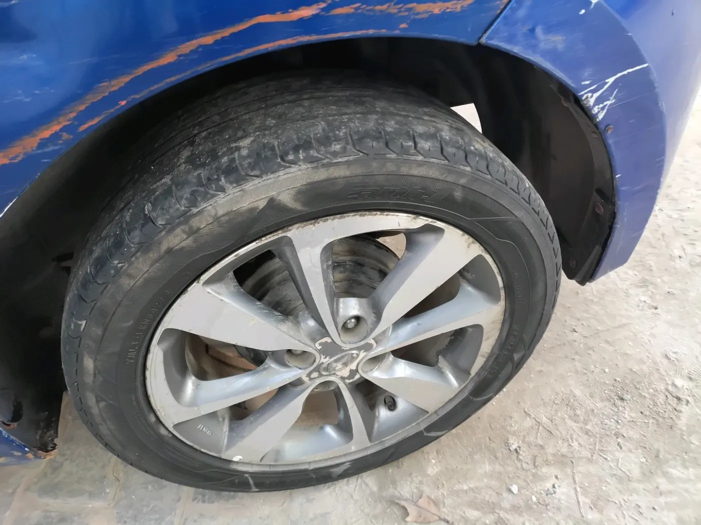 2016 Hyundai Elite i20 ASTA 1.4 CRDI, Diesel, Manual, 2,02,599 km, tyre