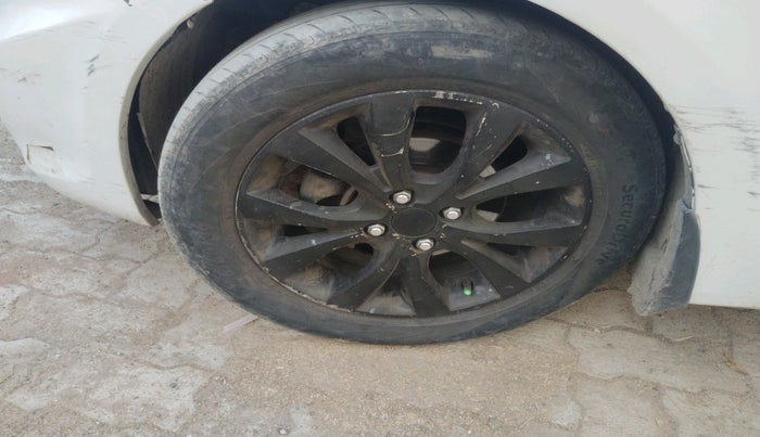 2014 Hyundai Verna FLUIDIC 1.6 CRDI SX, Diesel, Manual, 1,38,445 km, tyre