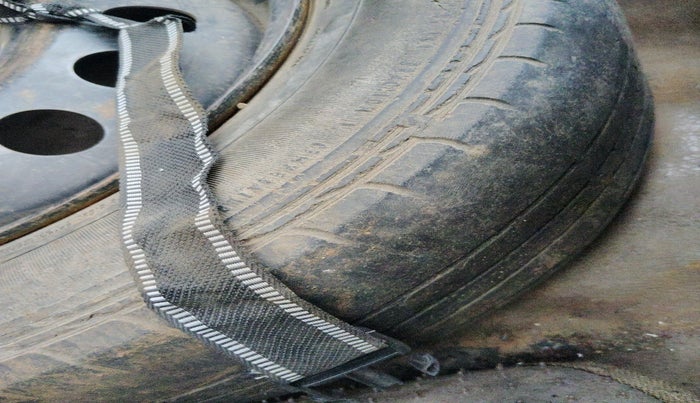 2014 Hyundai Verna FLUIDIC 1.6 CRDI SX, Diesel, Manual, 1,38,445 km, tyre