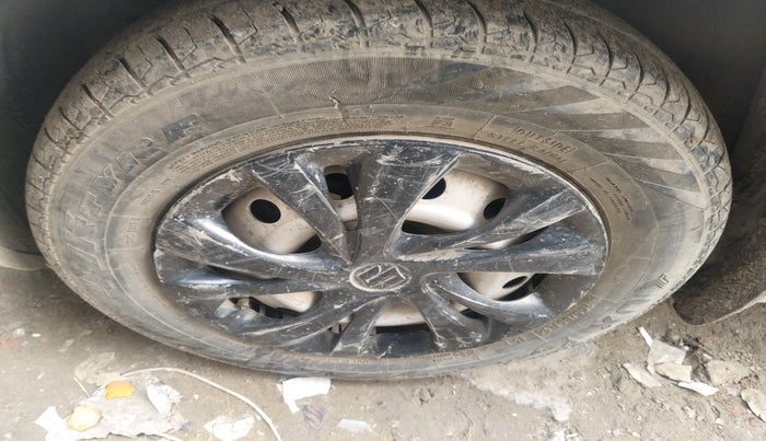 2019 Maruti Swift LXI, Petrol, Manual, 54,431 km, tyre