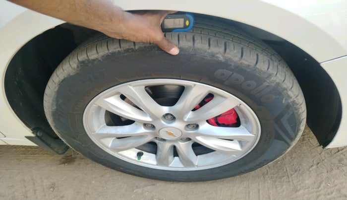 2016 Chevrolet Cruze LTZ AT, Diesel, Automatic, 1,13,988 km, tyre