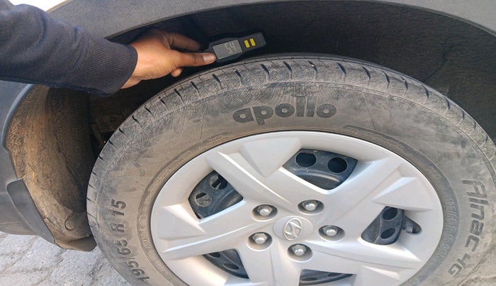 2019 Hyundai VENUE S 1.2, Petrol, Manual, 60,351 km, tyre