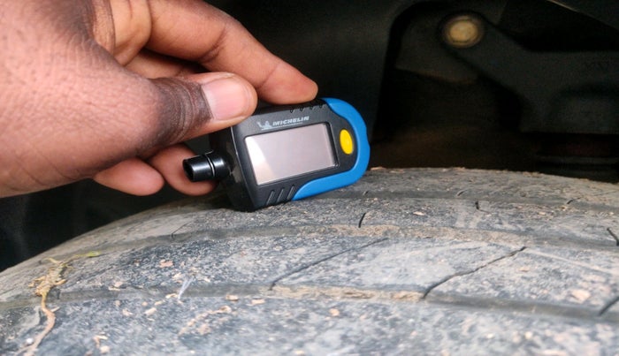 2024 Tata Safari ACCOMPLISHED PLUS DARK EDITION AT, Diesel, Automatic, 35,190 km, tyre