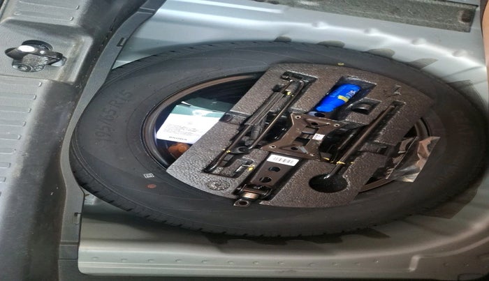 2025 Skoda Kylaq Signature Plus, Petrol, Manual, 6,307 km, tyre