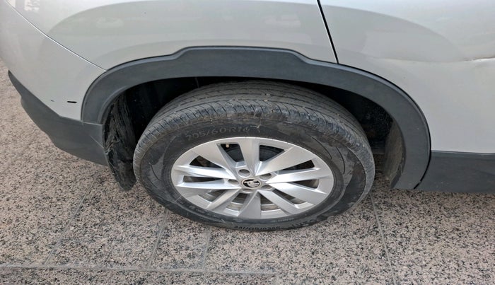 2025 Skoda Kylaq Signature Plus, Petrol, Manual, 6,307 km, tyre