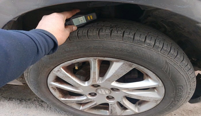 2012 Maruti Swift ZXI, Petrol, Manual, 79,029 km, tyre