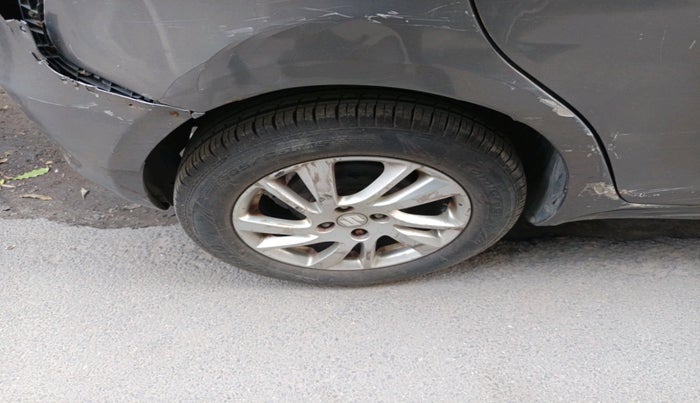 2012 Maruti Swift ZXI, Petrol, Manual, 79,029 km, tyre