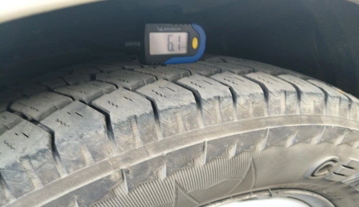 2014 Tata Safari Storme 2.2 EX 4X2, Diesel, Manual, 96,440 km, tyre