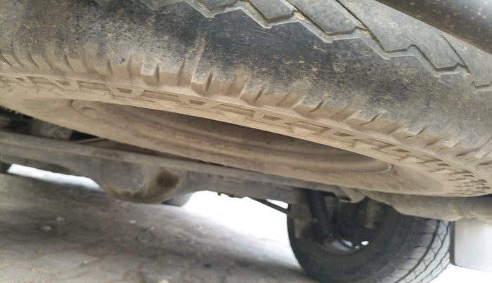 2014 Tata Safari Storme 2.2 EX 4X2, Diesel, Manual, 96,440 km, tyre