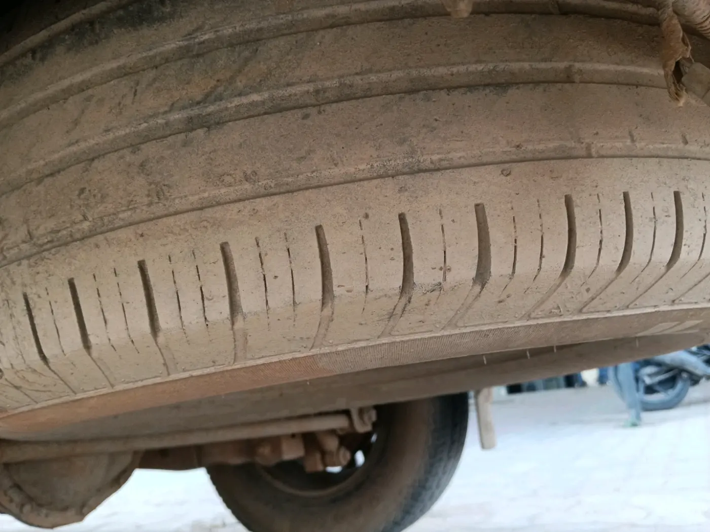 2014 Mahindra Scorpio VLX 2WD AT BS-III, Diesel, Automatic, 1,66,846 km, tyre
