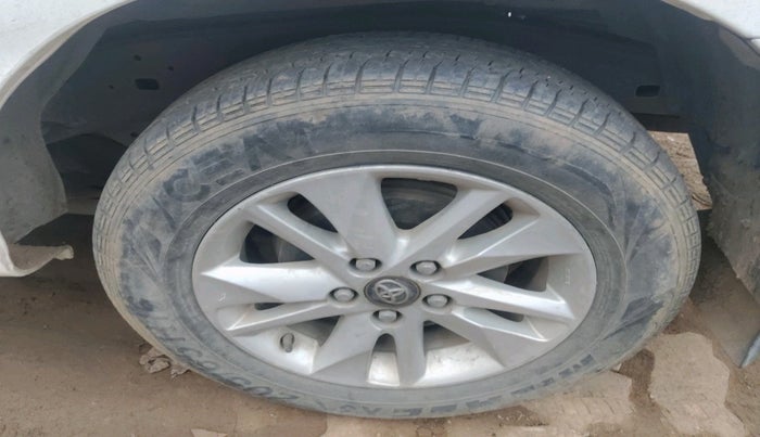 2017 Toyota Innova Crysta 2.4 ZX AT 7 STR, Diesel, Automatic, 61,893 km, tyre