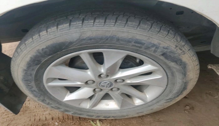 2017 Toyota Innova Crysta 2.4 ZX AT 7 STR, Diesel, Automatic, 61,893 km, tyre