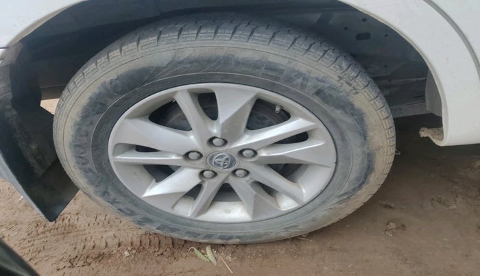 2017 Toyota Innova Crysta 2.4 ZX AT 7 STR, Diesel, Automatic, 61,893 km, tyre