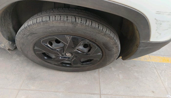 2023 Tata PUNCH ADVENTURE AMT, Petrol, Automatic, 23,825 km, tyre