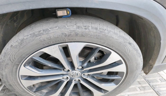 2021 MG HECTOR SHARP 2.0 DIESEL, Diesel, Manual, 43,914 km, tyre