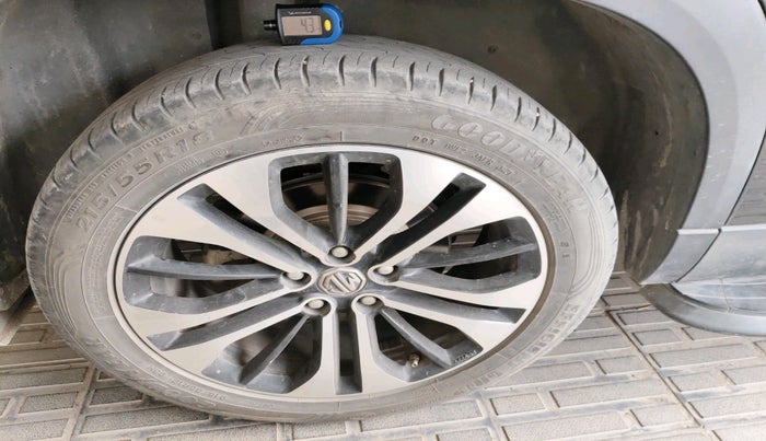 2021 MG HECTOR SHARP 2.0 DIESEL, Diesel, Manual, 43,914 km, tyre