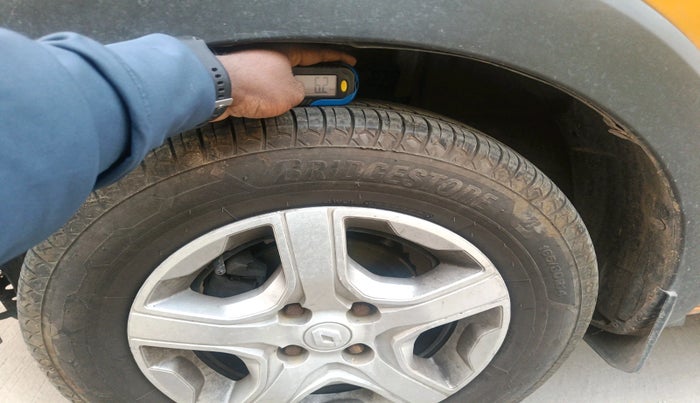 2019 Renault TRIBER RXZ, Petrol, Manual, 74,776 km, tyre