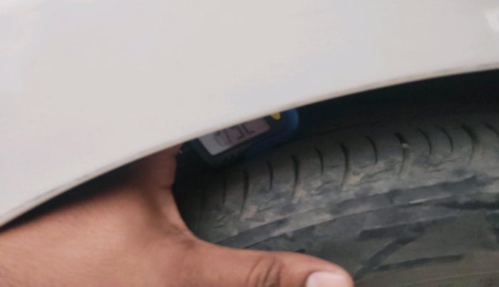 2012 Skoda Rapid ELEGANCE 1.6 TDI CR MT, Diesel, Manual, 94,323 km, tyre