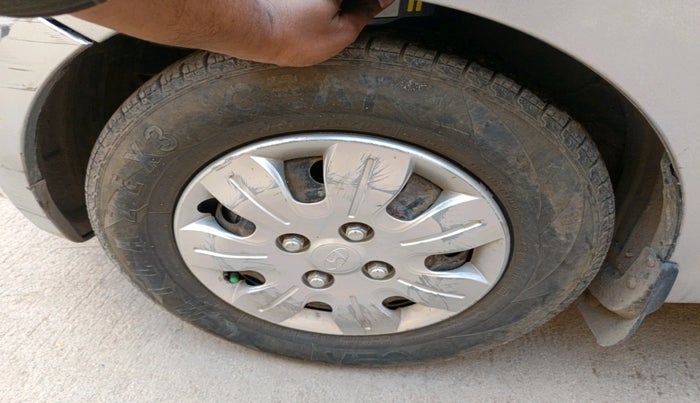 2012 Hyundai i10 MAGNA 1.2, Petrol, Manual, 1,01,267 km, tyre