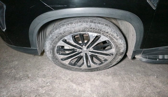 2022 MG HECTOR PLUS SHARP 2.0 DIESEL TURBO MT 6-STR, Diesel, Manual, 54,608 km, tyre