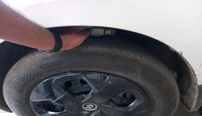 2023 Maruti Ertiga   VXI (O) CNG, Petrol, Manual, 1,84,473 km, tyre