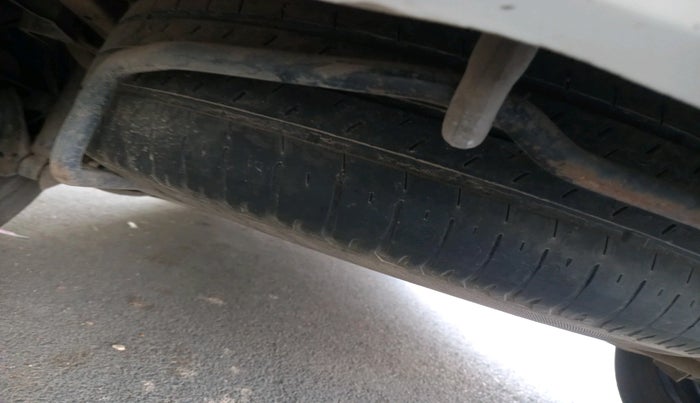 2023 Maruti Ertiga   VXI (O) CNG, Petrol, Manual, 1,84,473 km, tyre