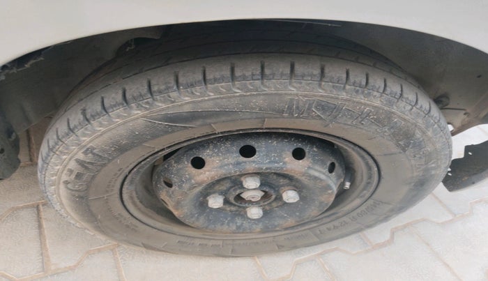 2019 Maruti Alto LXI, Petrol, Manual, 1,30,608 km, tyre