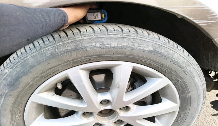 2014 Volkswagen Jetta COMFORTLINE TDI, Diesel, Manual, 1,28,581 km, tyre