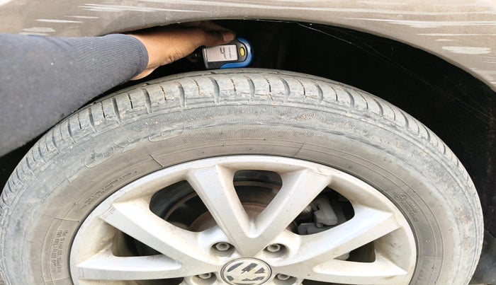 2014 Volkswagen Jetta COMFORTLINE TDI, Diesel, Manual, 1,28,581 km, tyre