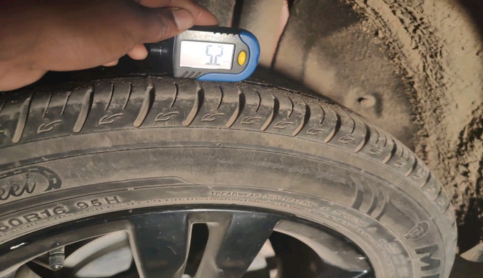 2019 Maruti Vitara Brezza ZDI AMT, Diesel, Automatic, 42,954 km, tyre