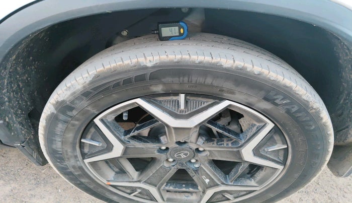 2024 Tata Safari ACCOMPLISHED PLUS DUAL TONE, Diesel, Manual, 18,570 km, tyre