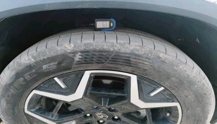 2024 Tata Safari ACCOMPLISHED PLUS DUAL TONE, Diesel, Manual, 18,570 km, tyre