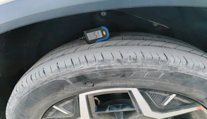 2024 Tata Safari ACCOMPLISHED PLUS DUAL TONE, Diesel, Manual, 18,570 km, tyre