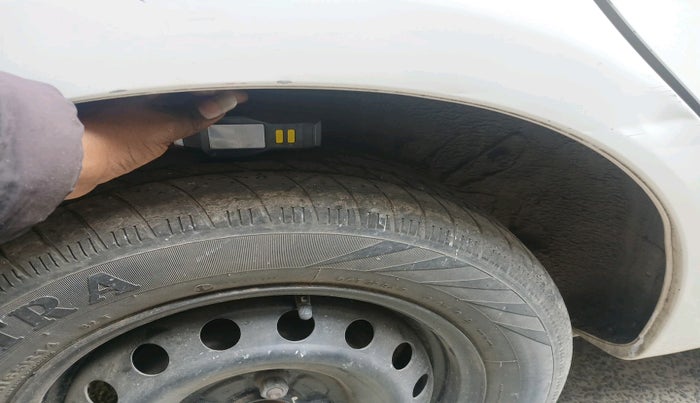 2011 Toyota Etios G, Petrol, Manual, 1,11,784 km, tyre