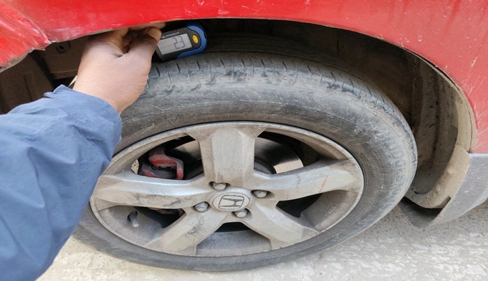 2011 Honda Jazz 1.2L I-VTEC BASE, Petrol, Manual, 1,18,855 km, tyre