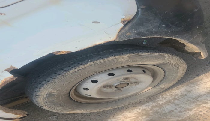 2011 Maruti Alto LX, Petrol, Manual, 1,69,680 km, tyre