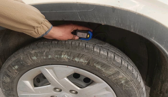 2021 Hyundai VENUE S+ 1.2, Petrol, Manual, 32,605 km, tyre